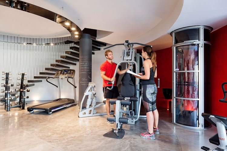 Domosat 4 Nuevo Showroom en Marbella: Life Fitness