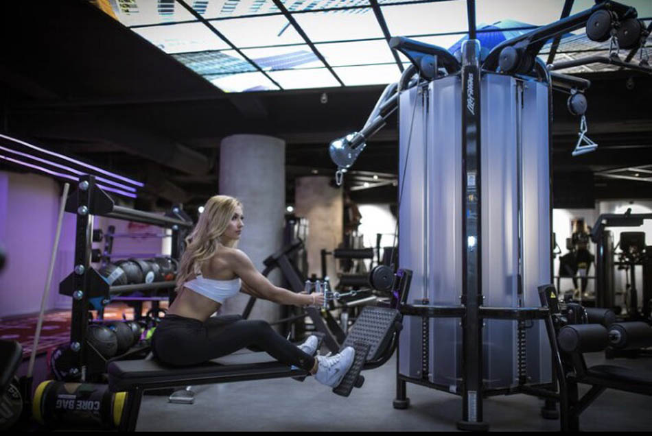 Melina Keltaniemi 18 Melina Keltaniemi: 2 veces campeona del mundo IFBB PRO